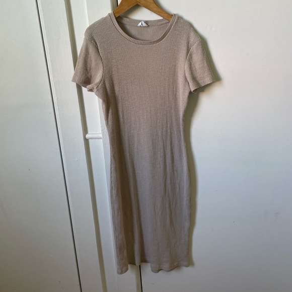 Cotton On Dresses & Skirts - Cotton on Ribbed midi short sleeve beige dress - SIZE S